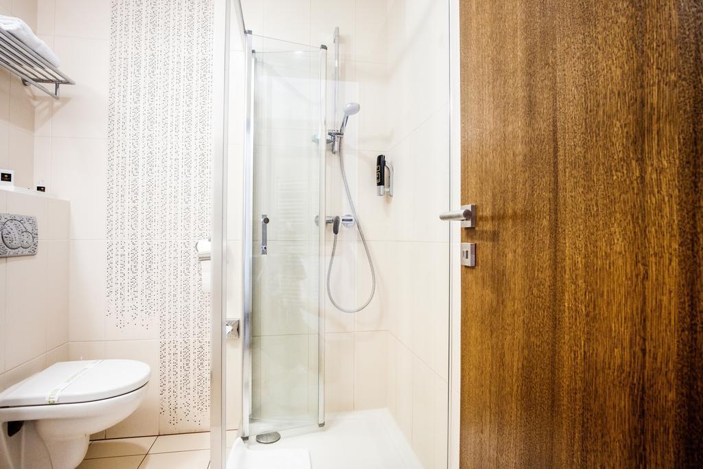 Hotel Deluxe With Free Wellness And Fitness Centrum Nitra Esterno foto