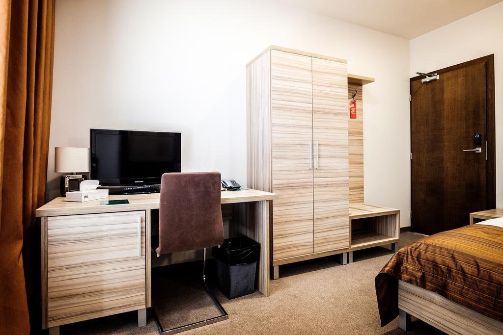 Hotel Deluxe With Free Wellness And Fitness Centrum Nitra Esterno foto