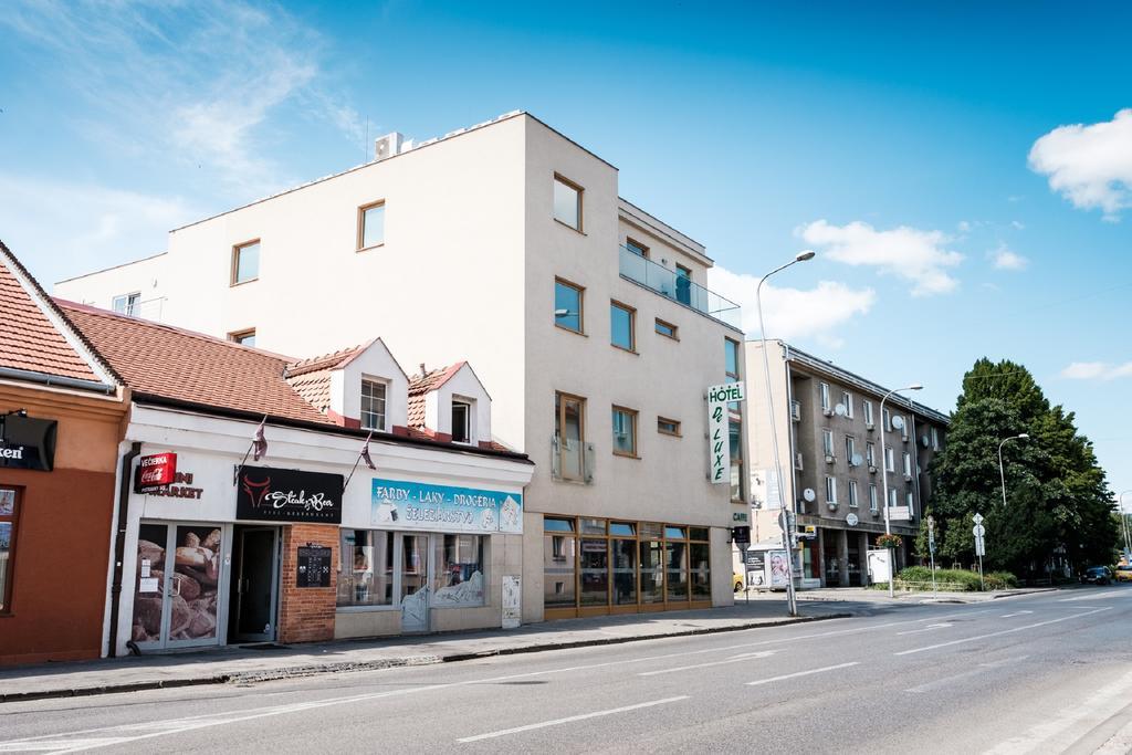 Hotel Deluxe With Free Wellness And Fitness Centrum Nitra Esterno foto